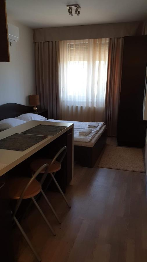 Keller Arany Apartmanok Хайдусобосло Экстерьер фото